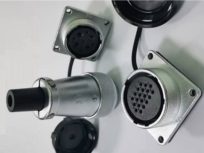 20 pinna núverandi tengipinnatengi